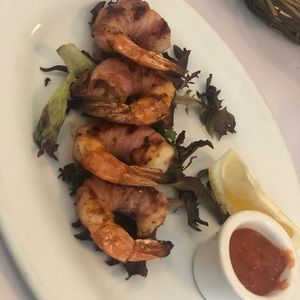 Meet your Posher, Tee